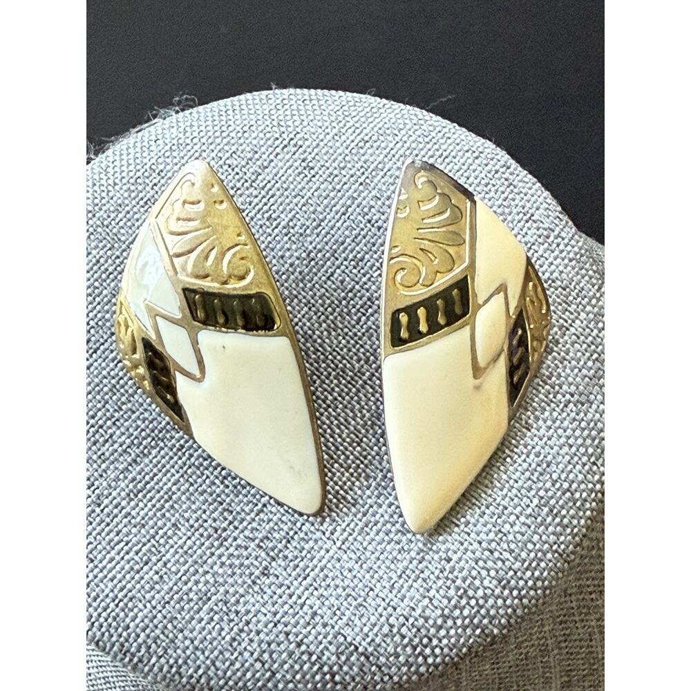 Vtg. Enameled Abstract Triangle Earrings Pierced Beige Gold 80s Y2K Cocktail
